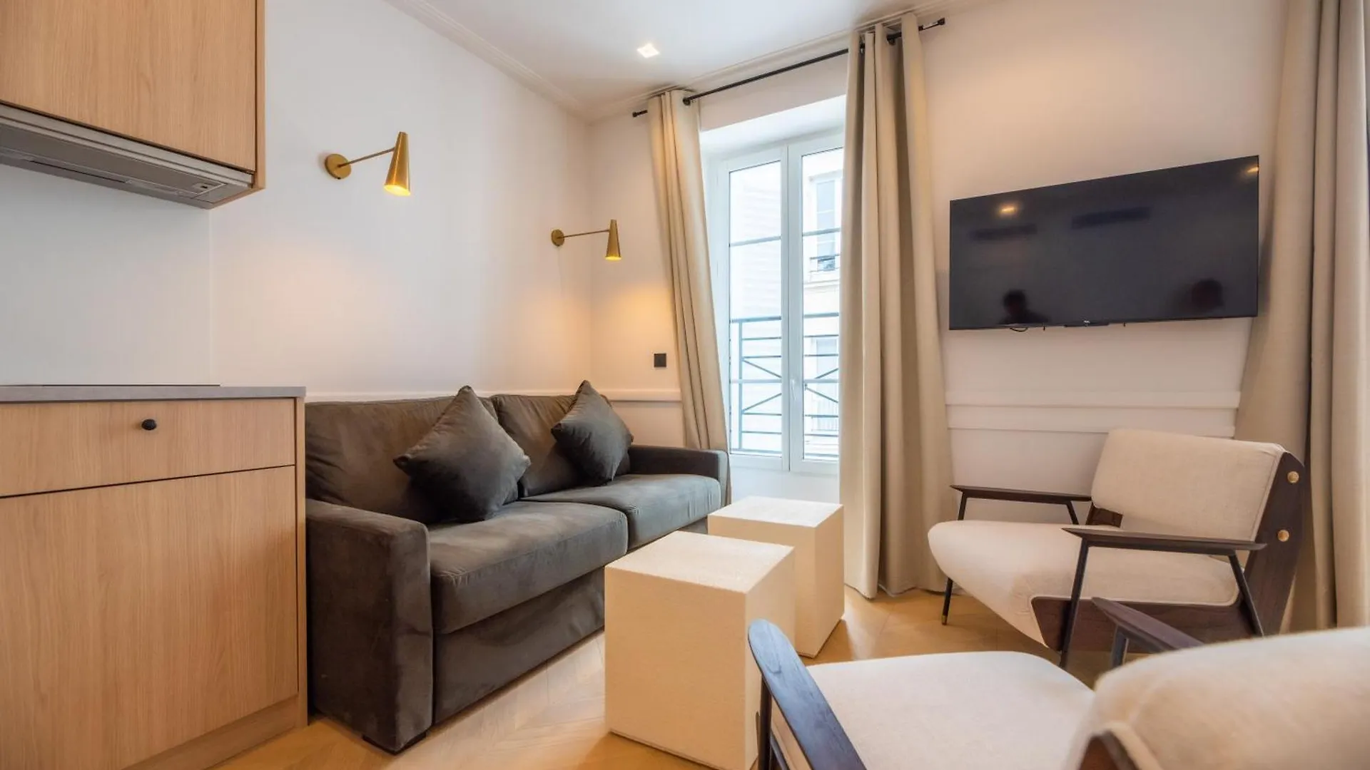 Apartment 1 Bedroom Flat - Cremieux, Bastille Paris